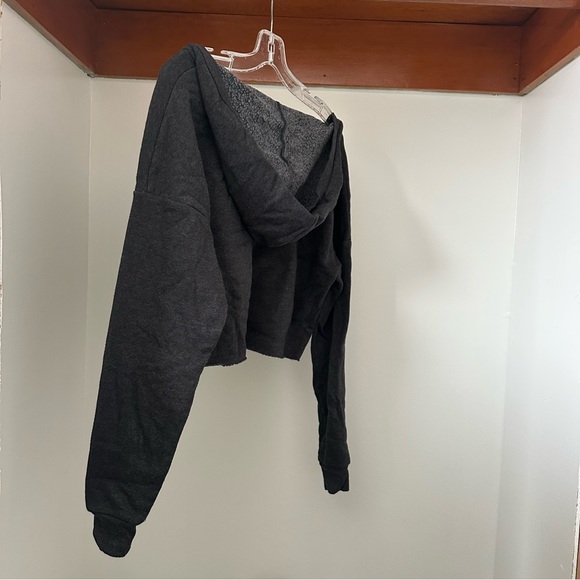 Forever 21 women’s grey cropped hoody size small - Picture 5 of 5